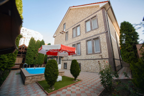Centru, str. Ipate Soroceanu 2