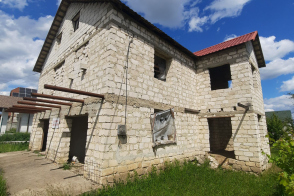 Ciorescu, str. Sfînta Parascheva 1