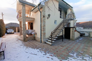 Ватра, ул. Ион Крянгэ 8